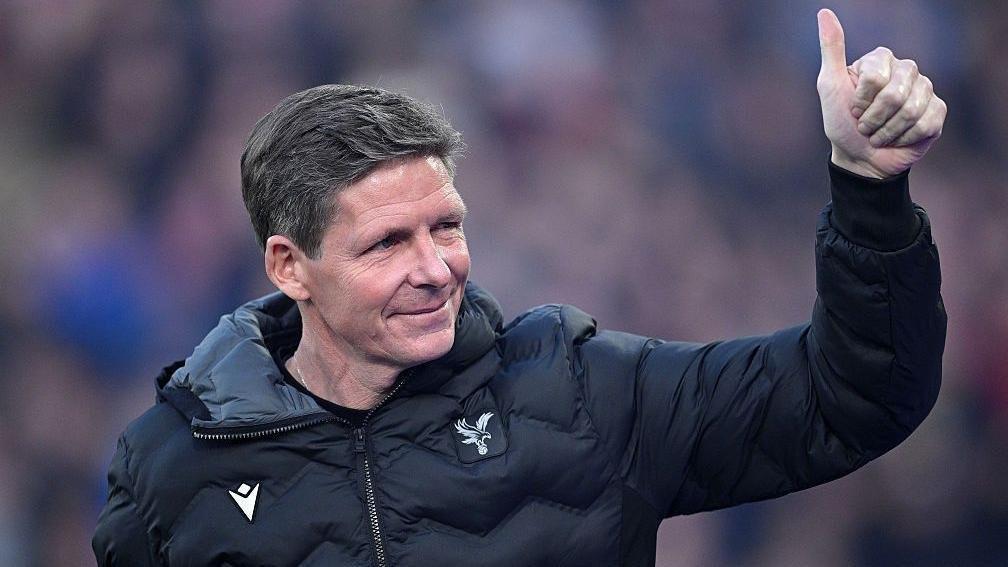 记者:水晶宫去年开始找格拉斯纳替代者,罗塞尼尔曾在名单上