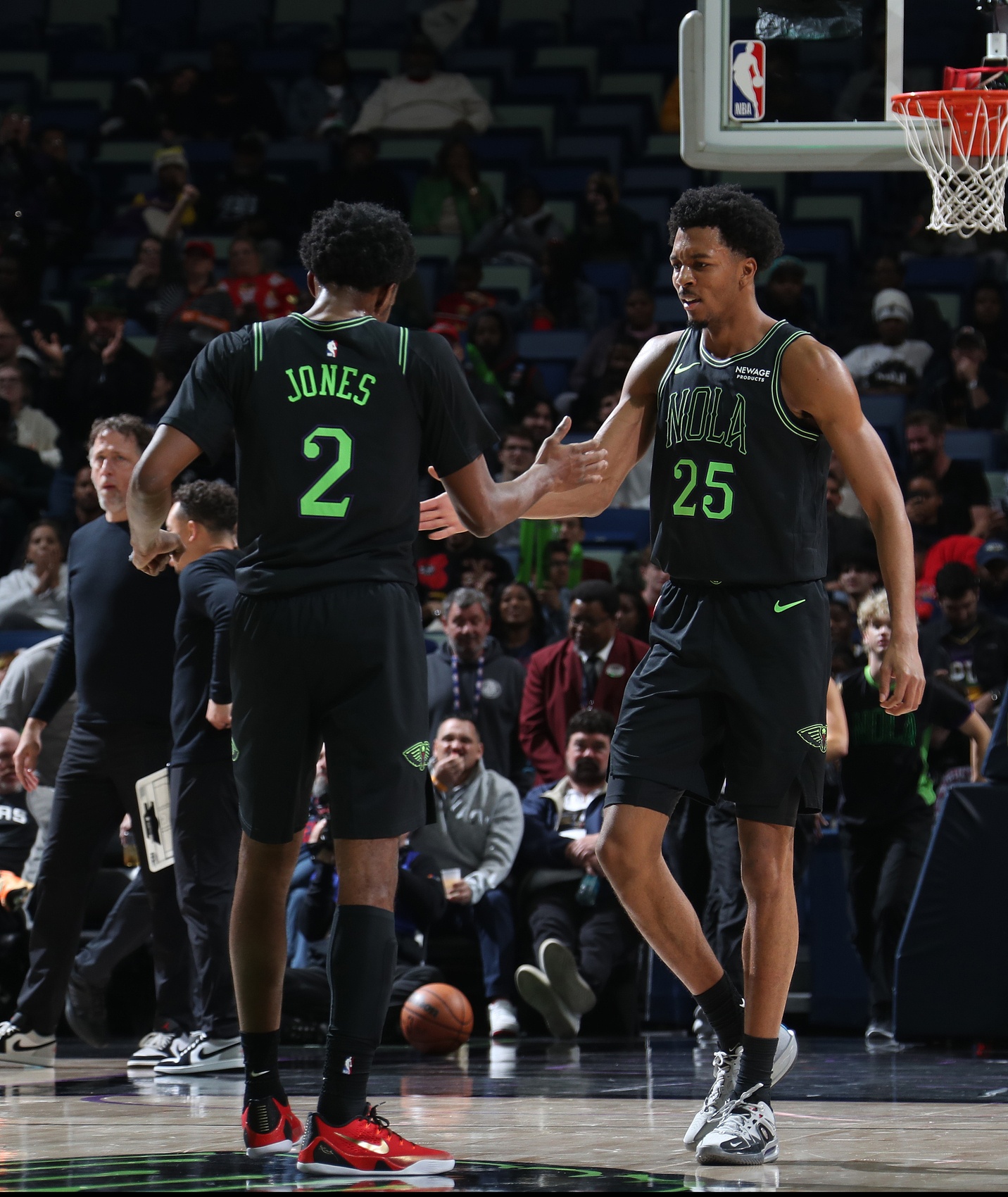 开云-美记:锡安&墨菲&琼斯是非卖品 后两人要价多无保护首轮+天赋球员